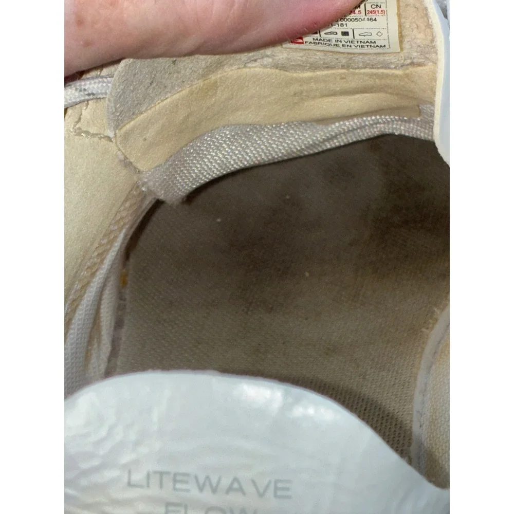 The North Face Litewave Flow Lace II Women 7.5 White Tan Mesh Sneakers NF0A39IY